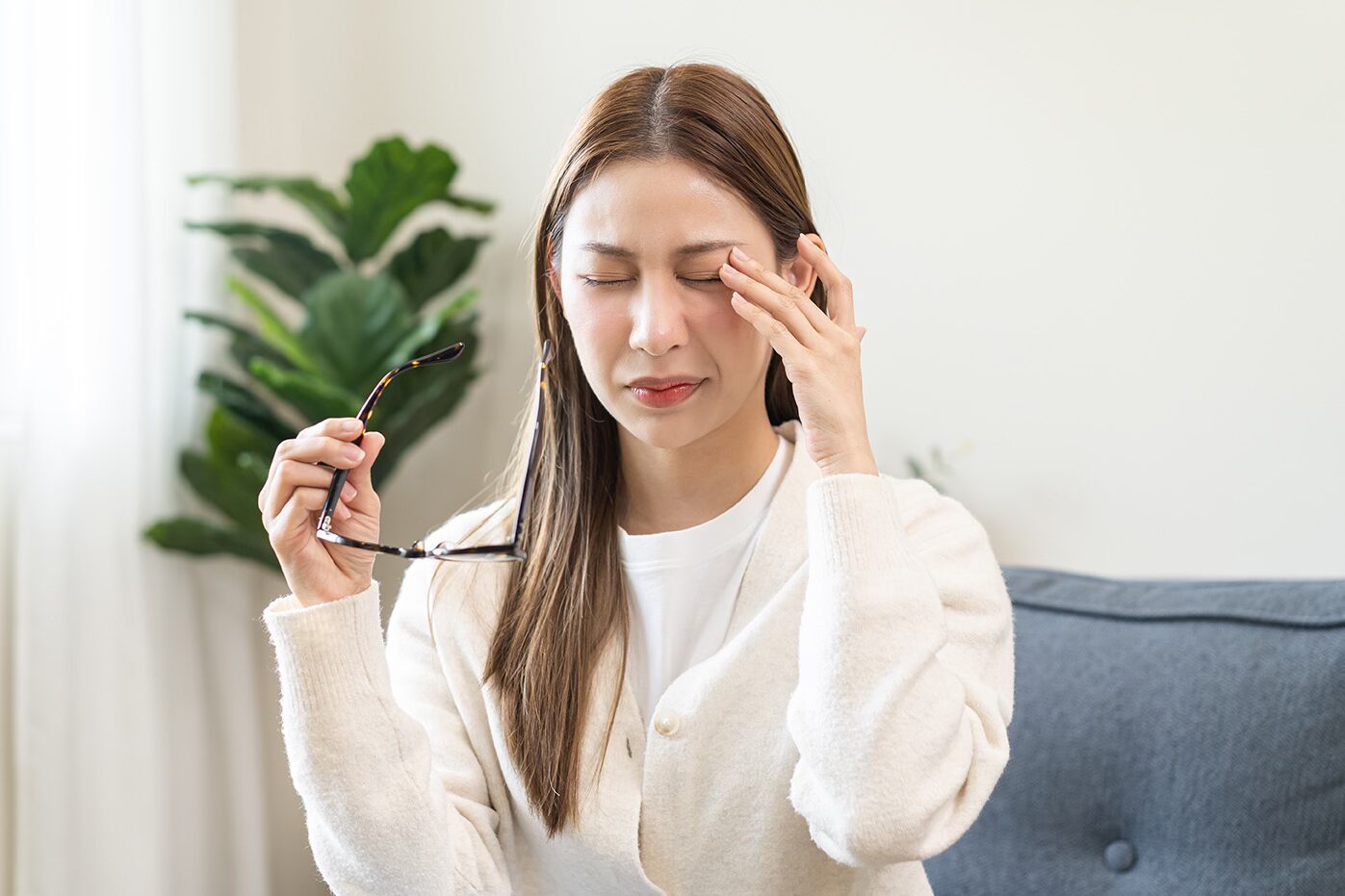 patient with dry eye symptoms in Omaha